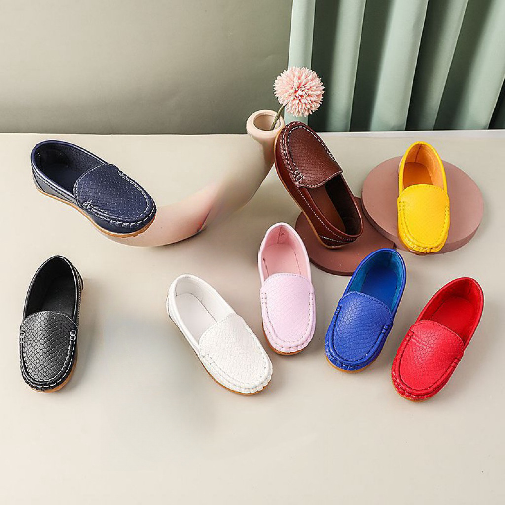 2025 Children's Soft Soled Candy Color Easiest for Match Performance Shoes Parent-Kids Home Plaid Casual Large, Medium and Small Children's Leather Shoes