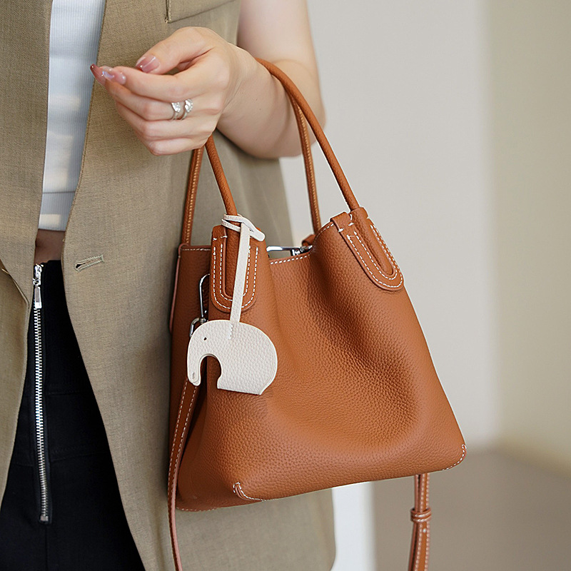 Genuine Leather Bucket Bag Women's New Shoulder Crossbody Bag High-grade Handheld Cowhide Women's Bag Vegetable Basket Bag