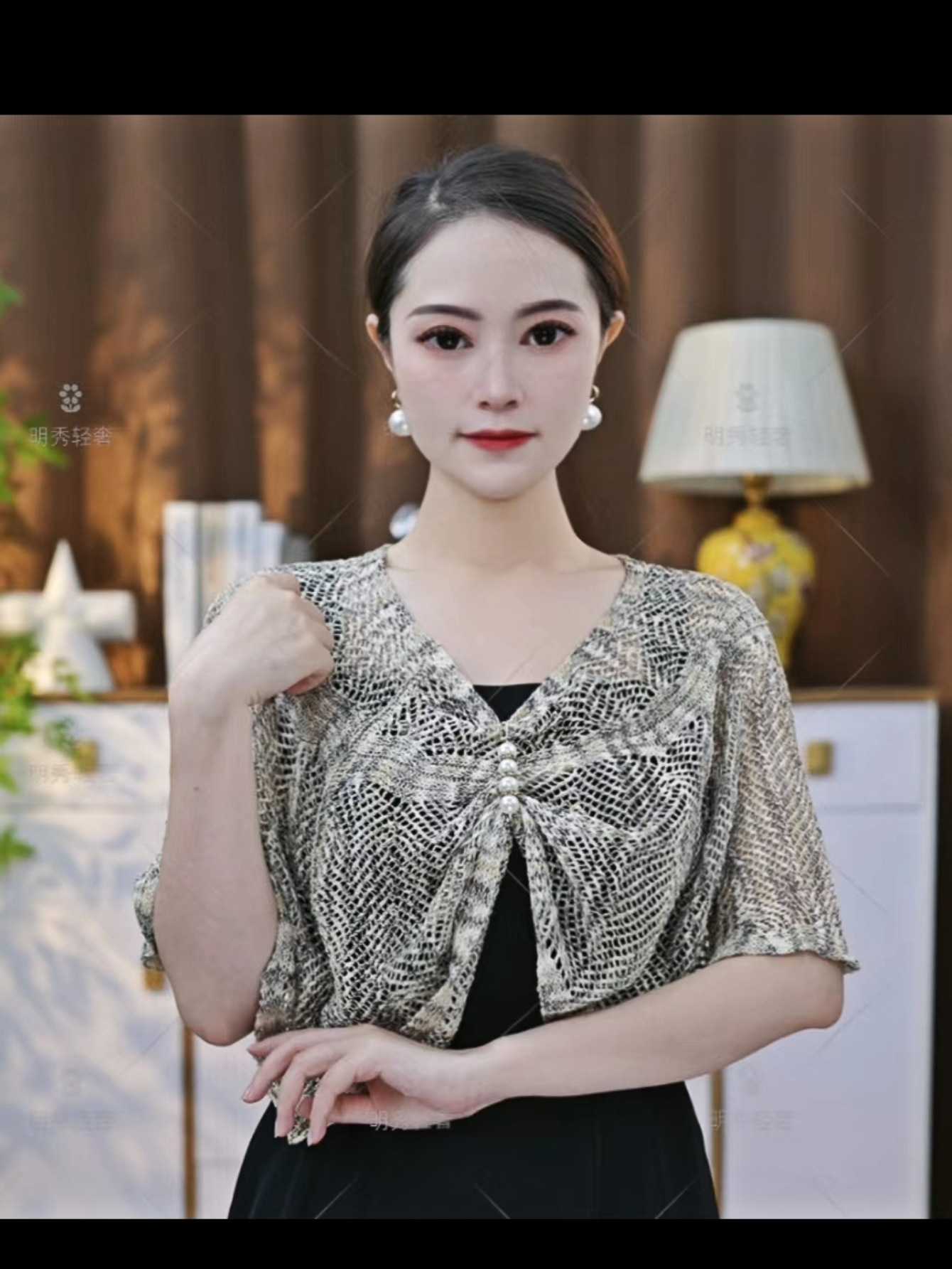 Picture of Women's Winter Pullover Neck Warmer, Solid Color Korean Style Versatile Neck Wrap, Knitted Ice Silk Pullover Small Cape Shawl