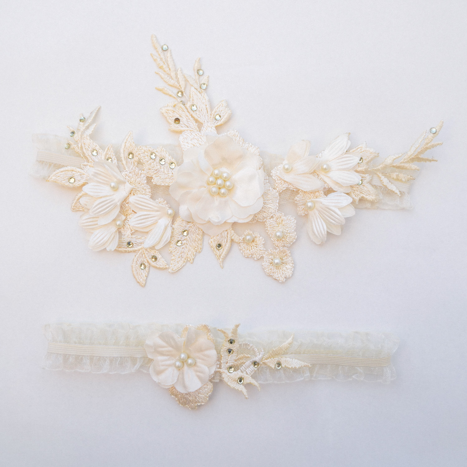 Picture of LW66 bridal lace stockings with pearl flower Garter sexy elastic thigh strap Western wedding accessories