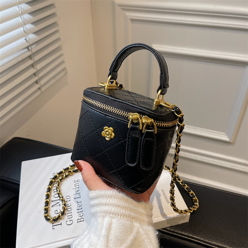 Picture of Niche Design Mini Handbag Women's 2023 New Trendy Diamond Plaid Chain Box Bag All-match Shoulder Crossbody Bag