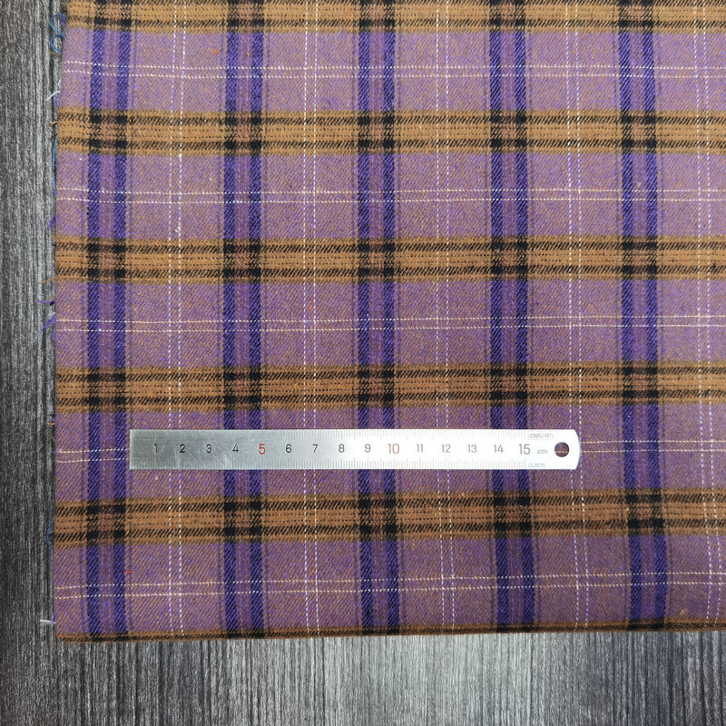 Picture of in stock brushed plaid fabric spring and summer women's shirt cloth 21 polyester cotton woven flannel plaid lining