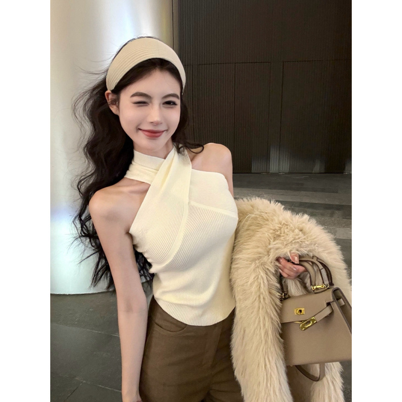 Real Shot of Sexy Hot Girl Cross-Knot Halter Neck One-Shoulder Knitted Wool Vest with Multiple Ways to Wear It