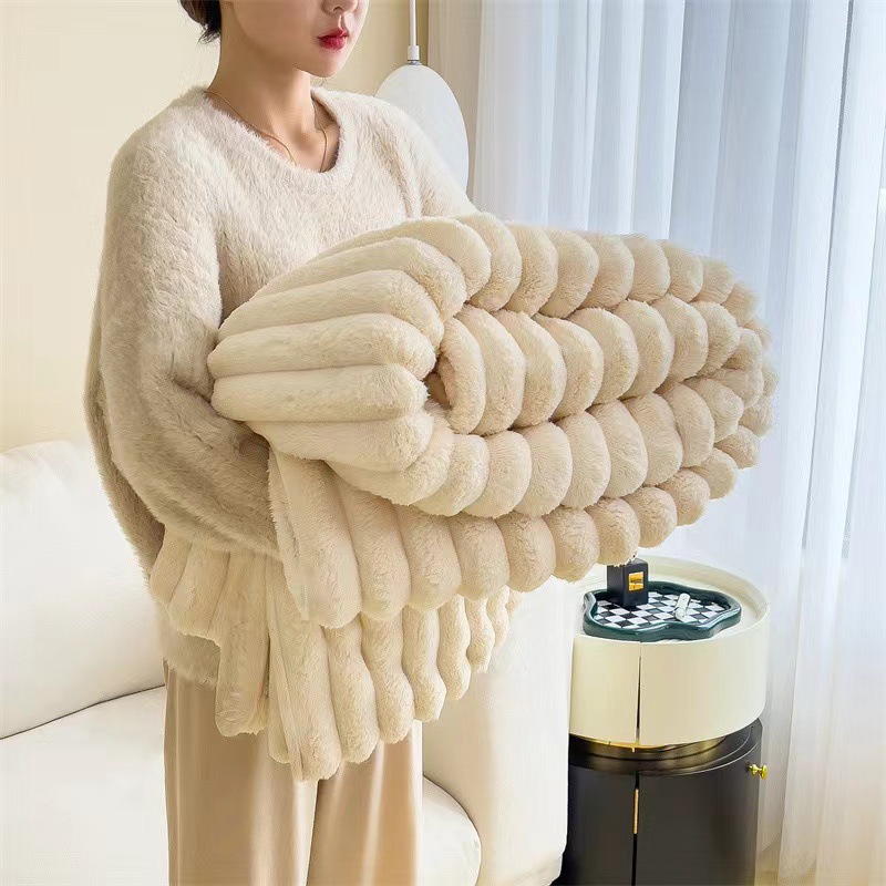 Winter Office Nap Shawl Blanket Milk Velvet Air Conditioning Blanket Sofa Blanket Coral Velvet Small Quilt Thickened
