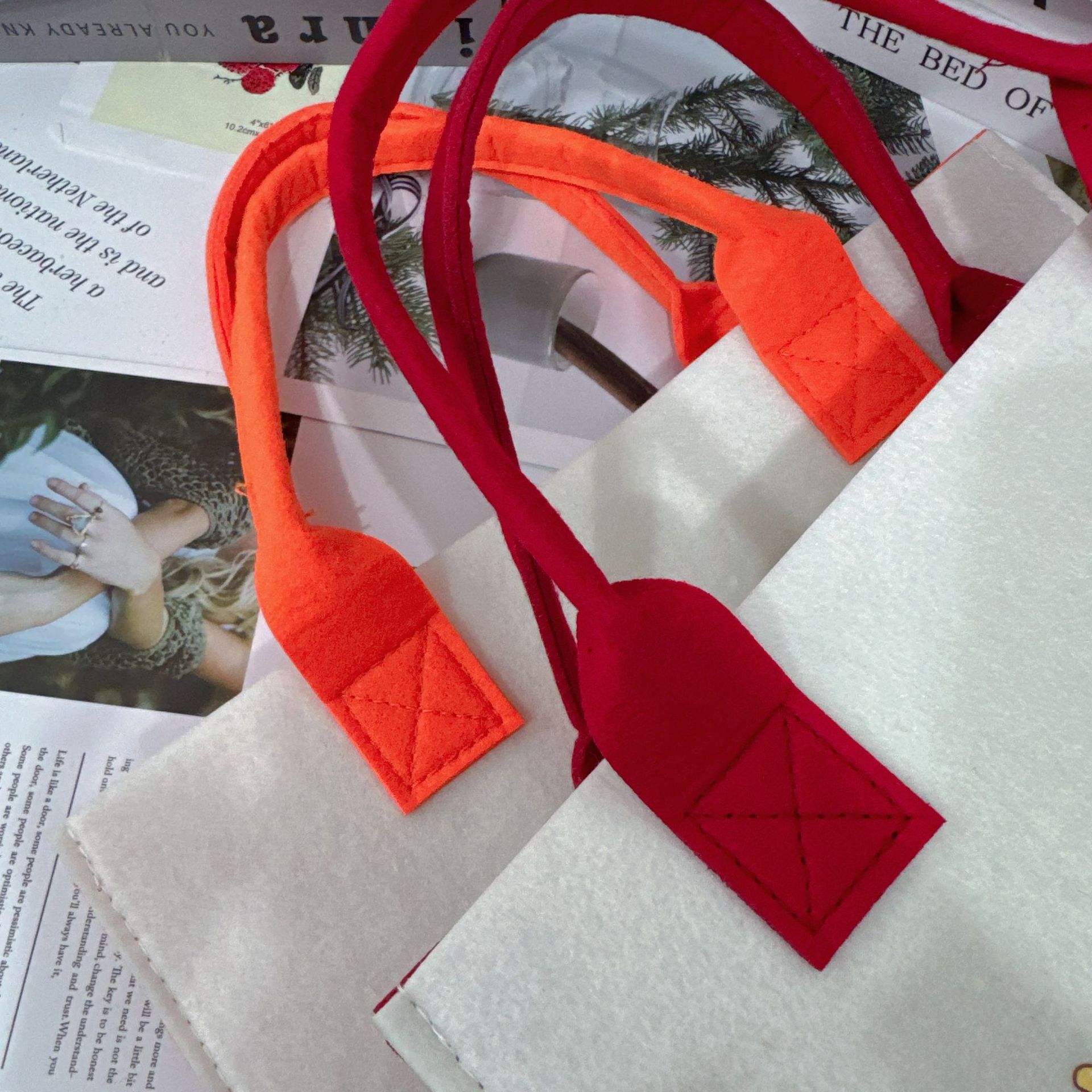 Picture of Trendy Felt Tote Bag with Simple Forest-Style Print, Versatile Large-Capacity Shoulder Felt Bag for Storage