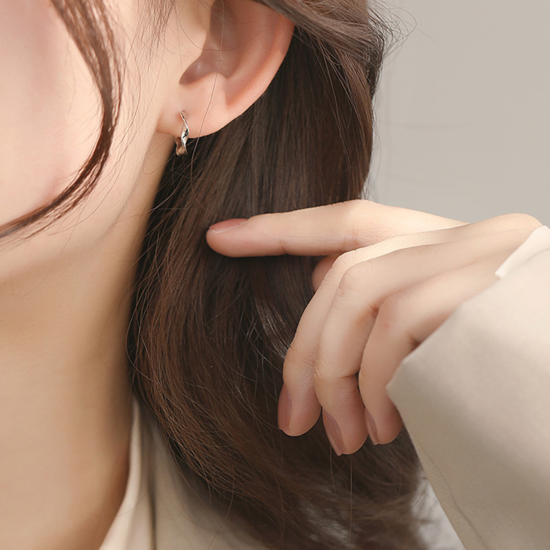 Picture of Summer Simple Earrings, Versatile and Fashionable Earrings That Don’T Need to Be Removed When Sleeping, Niche Design Earrings, Twists
