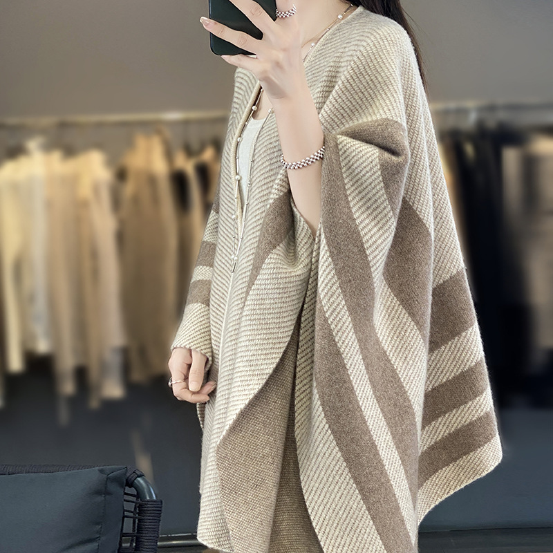 2024 New Retro Cashmere Cloak Outer Poncho Color Contrast Western Style Knitwear Shawl Cardigan Coat Top
