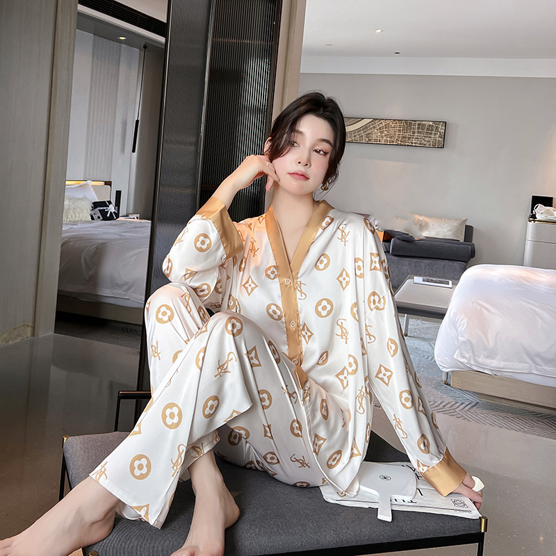 Women's Korean-style fashionable sexy V-neck silk pajamas loose plus size TikTok live same home wear suit factory