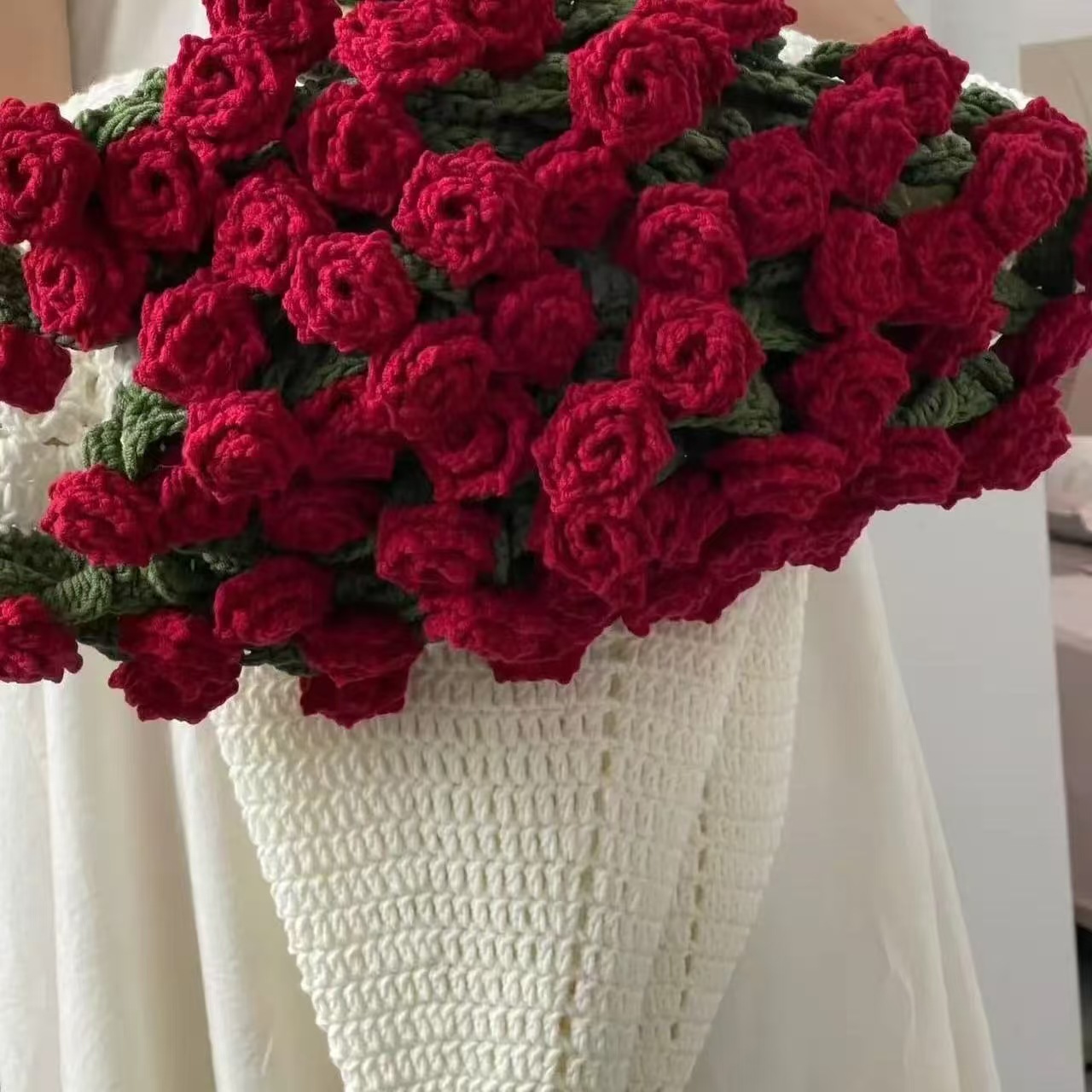 Picture of Pointed Rose Bouquet Blanket Pure Hand Woven DIY Wool Material Pack Creative Crochet Flower Blanket Gift