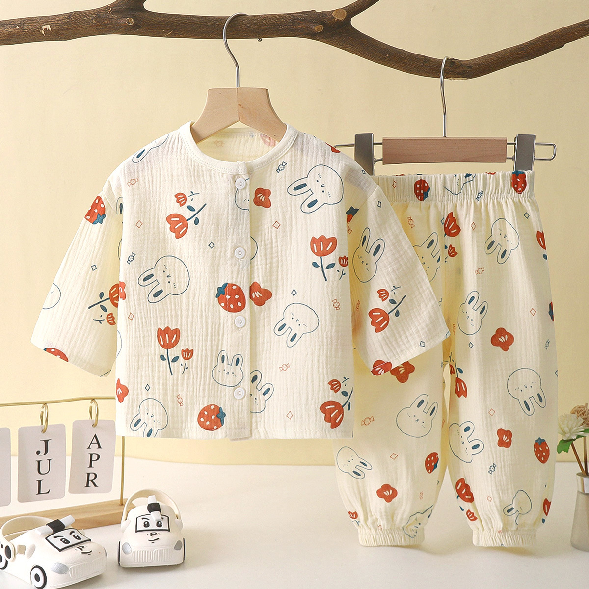 Picture of Children's thin double-layer cotton gauze boys' pajamas summer Girls' Home wear boys' long-sleeved bloomers suit