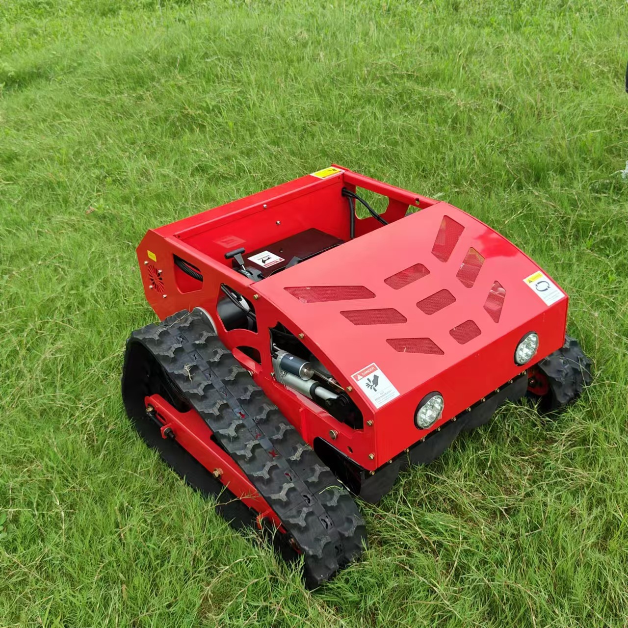 Export to the United States lawn remote control lawn mower 550 type river embankment lawn mower crawler garden lawn mower