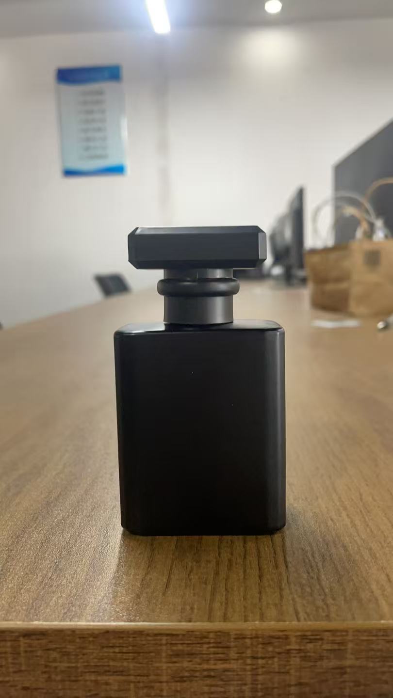 Picture of 30ml50ml flat square bottle glass perfume bottle liquid spray perfume bottle glass cosmetic empty bottle