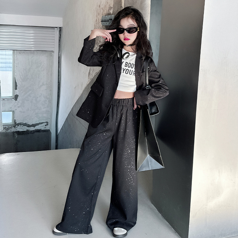 Picture of Girls' 2025 Spring and Autumn Suit suit Children's Trendy American-style Silver Small Suit Big Children's Trendy Show Two-piece Set
