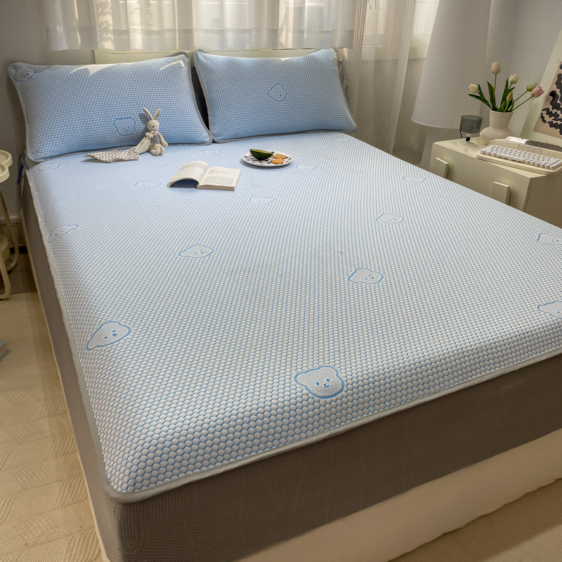 Picture of Cool Ice bean summer mat three-piece bed cover summer air conditioning soft mat student dormitory single mat machine washable