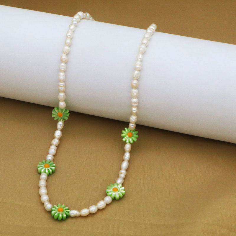 Picture of Korean Retro ins Niche Flower Baroque Natural Freshwater Pearl Necklace Women's European and American Light Luxury Simple Necklace