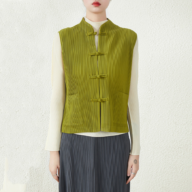 Picture of Sanzhai retro pleated National style buckle design small stand collar Chinese vest coat women's outer tower vest top